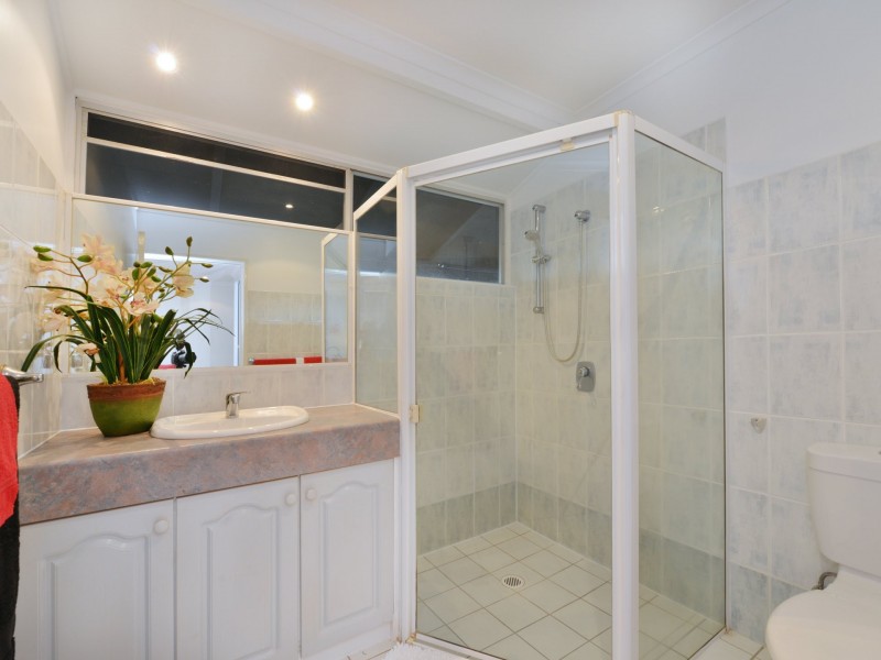 6 Price Close, Edge Hill QLD 4870