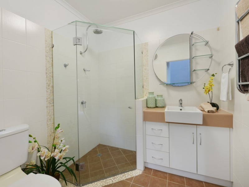 6 Price Close, Edge Hill QLD 4870