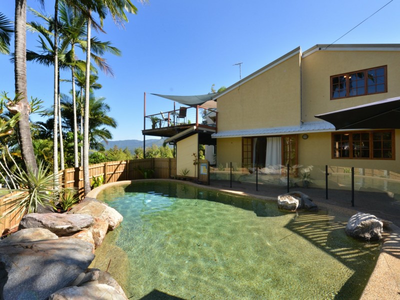 6 Price Close, Edge Hill QLD 4870