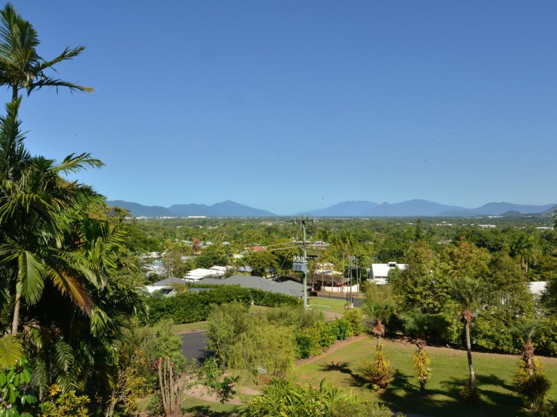 6 Price Close, Edge Hill QLD 4870