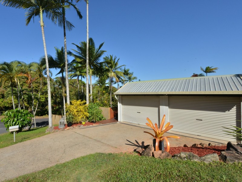 6 Price Close, Edge Hill QLD 4870