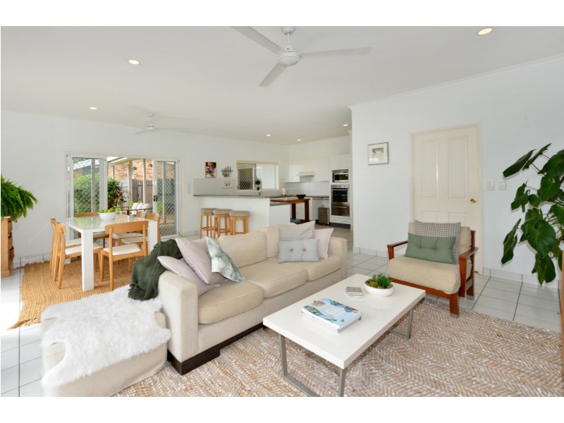 12 Eugenia Crescent, Redlynch QLD 4870