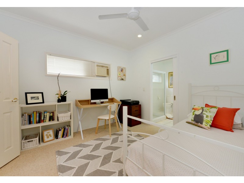 12 Eugenia Crescent, Redlynch QLD 4870