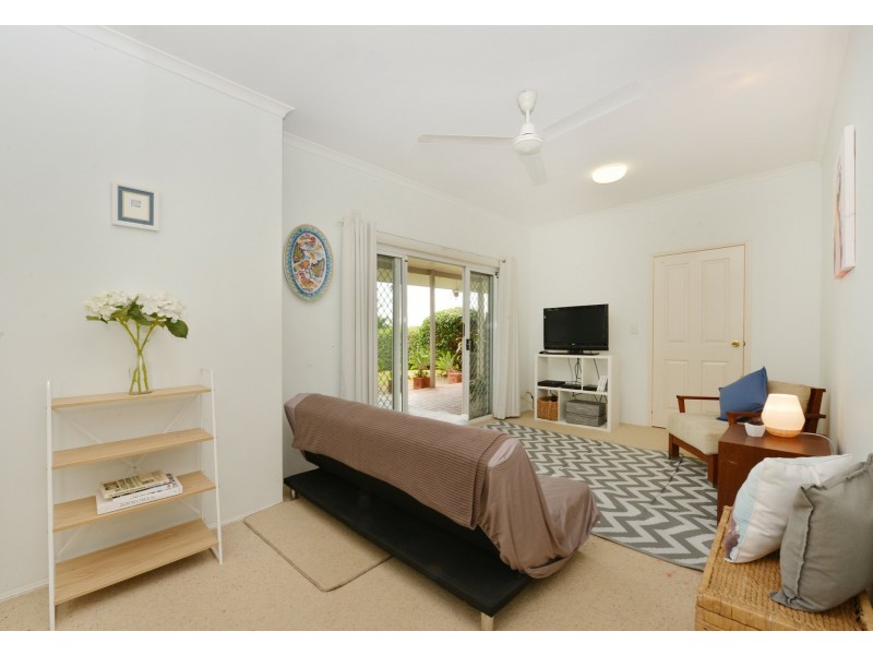 12 Eugenia Crescent, Redlynch QLD 4870