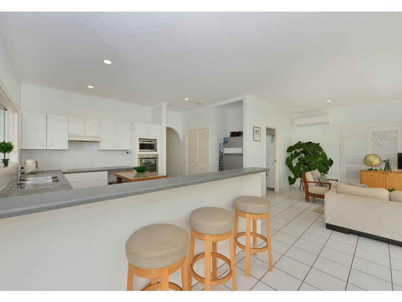 12 Eugenia Crescent, Redlynch QLD 4870