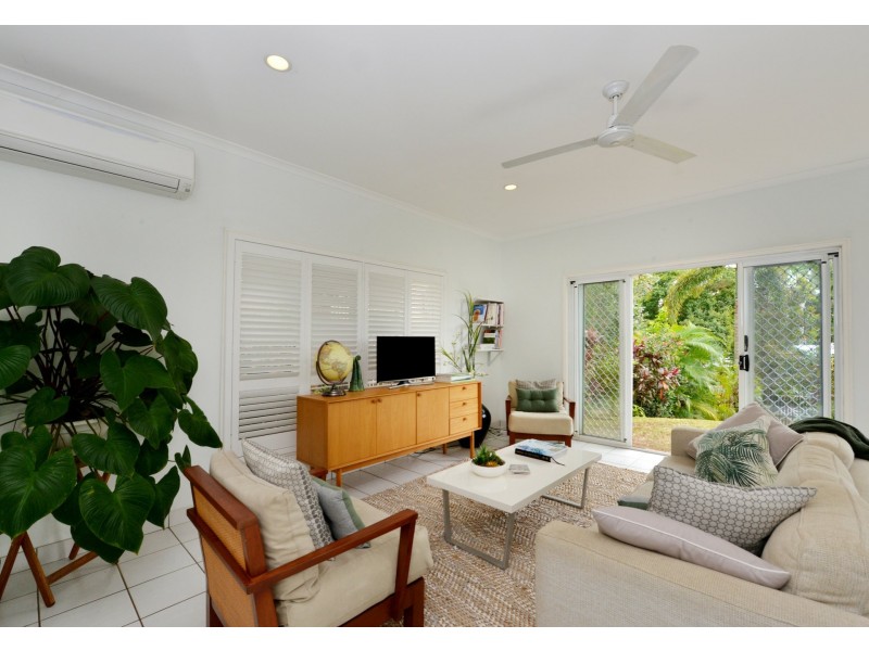 12 Eugenia Crescent, Redlynch QLD 4870