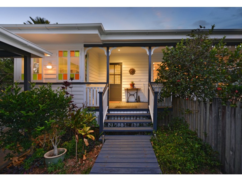 13 Keirle Avenue, Whitfield QLD 4870