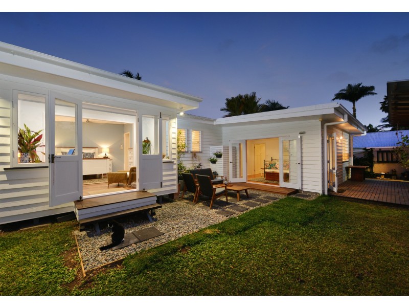 13 Keirle Avenue, Whitfield QLD 4870
