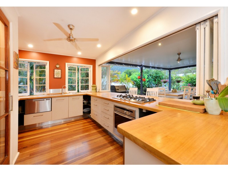 13 Keirle Avenue, Whitfield QLD 4870