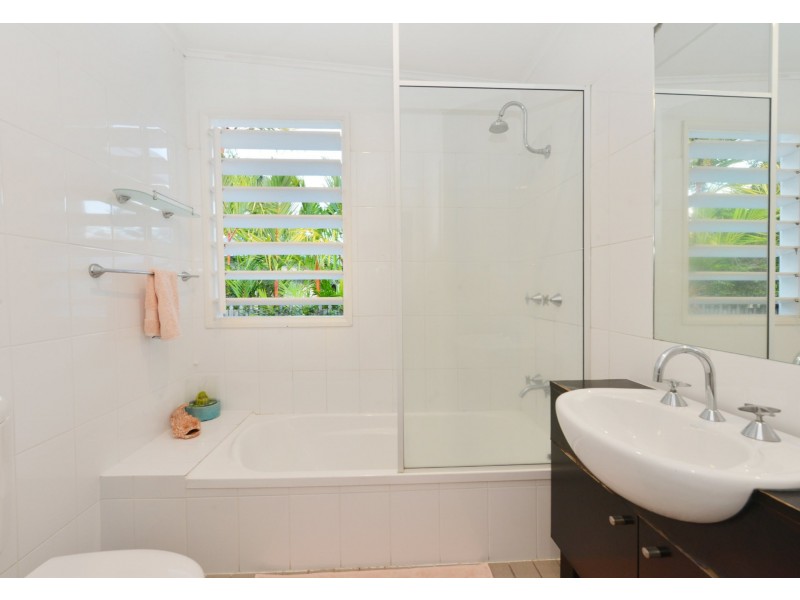 13 Keirle Avenue, Whitfield QLD 4870