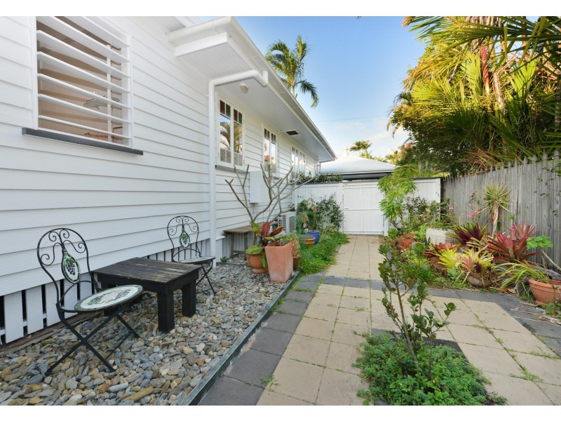 13 Keirle Avenue, Whitfield QLD 4870