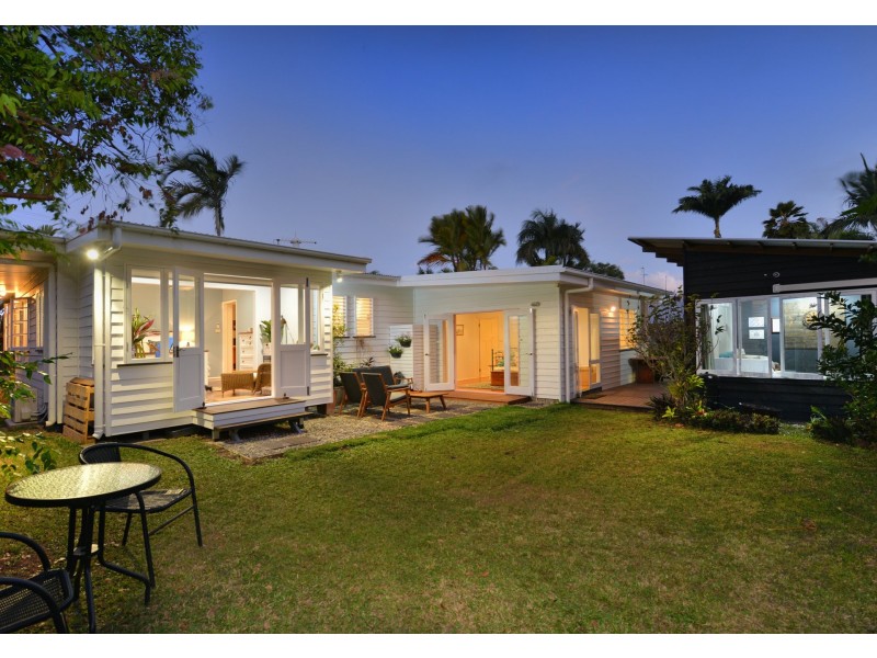 13 Keirle Avenue, Whitfield QLD 4870