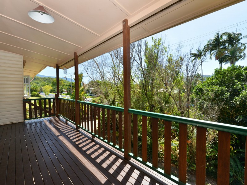 37 Miles Street, Manoora QLD 4870