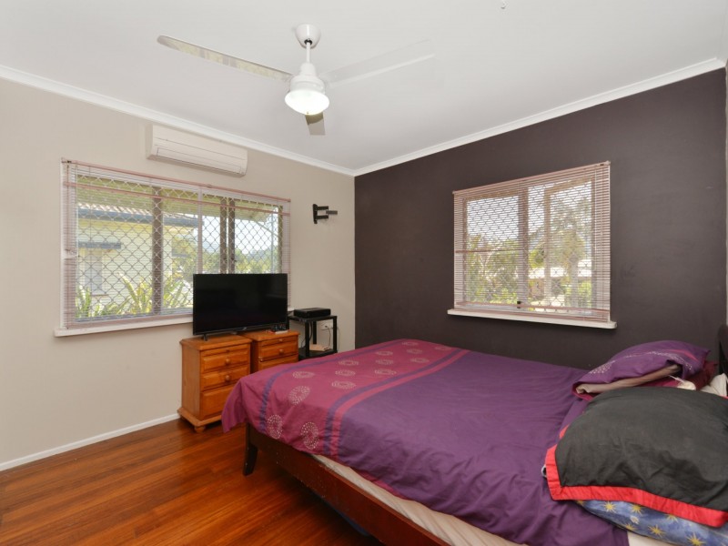 37 Miles Street, Manoora QLD 4870