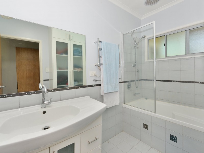 37 Miles Street, Manoora QLD 4870