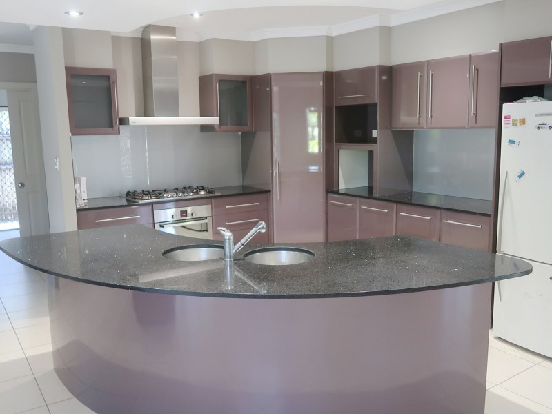 3 Chapel Close, Brinsmead QLD 4870