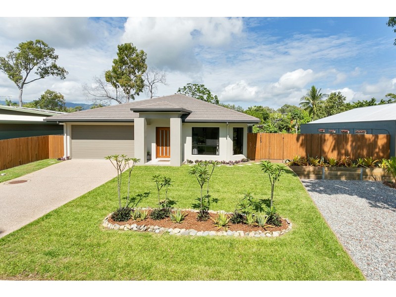 6 Devlex Court, Machans Beach QLD 4878