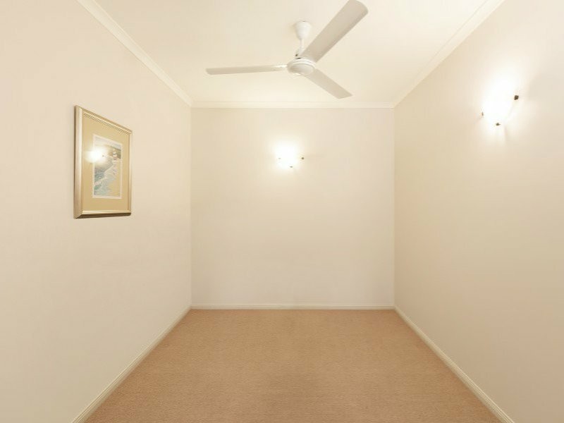 1105/2 Greenslopes Street, Cairns North QLD 4870