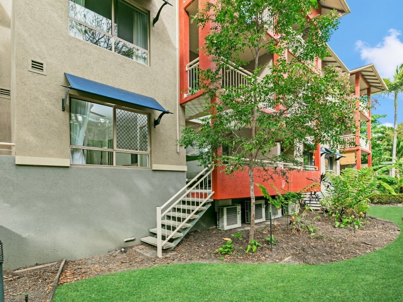 1105/2 Greenslopes Street, Cairns North QLD 4870