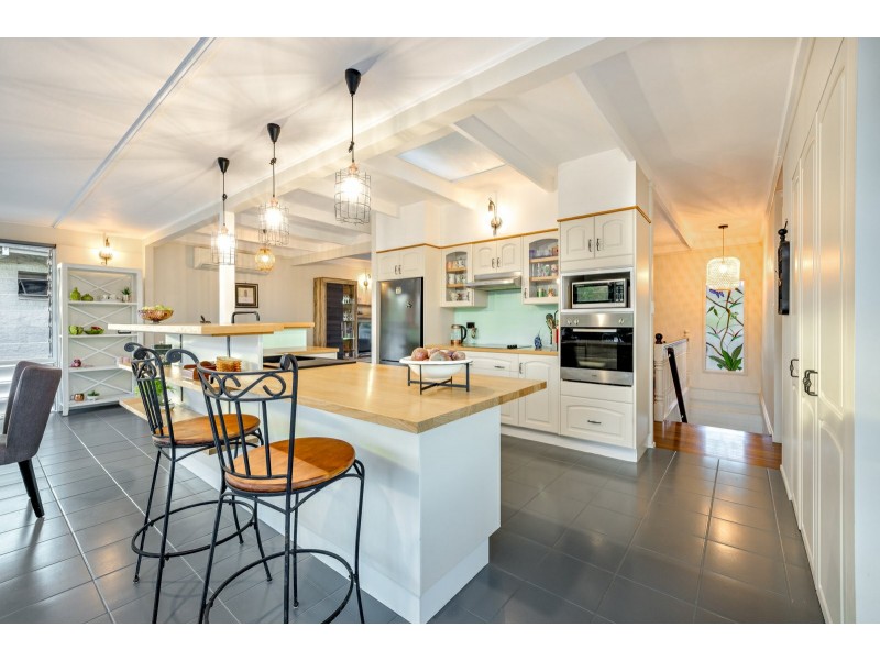 41 Nolan Street, Whitfield QLD 4870