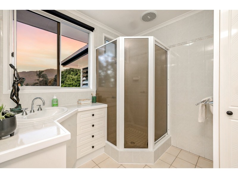 41 Nolan Street, Whitfield QLD 4870