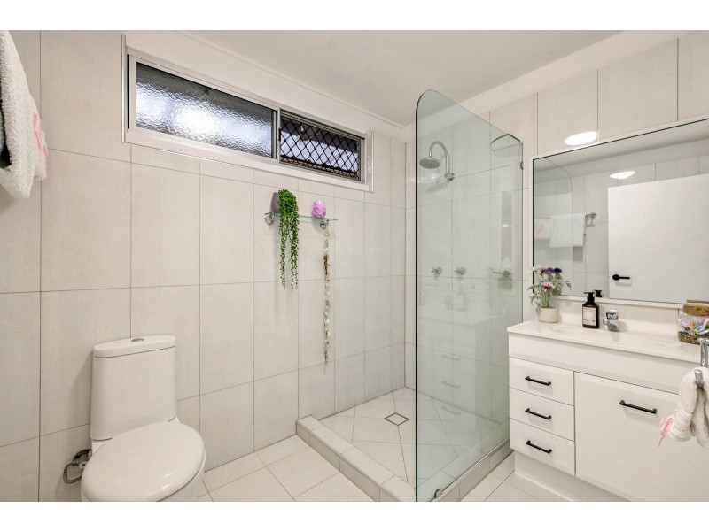 41 Nolan Street, Whitfield QLD 4870