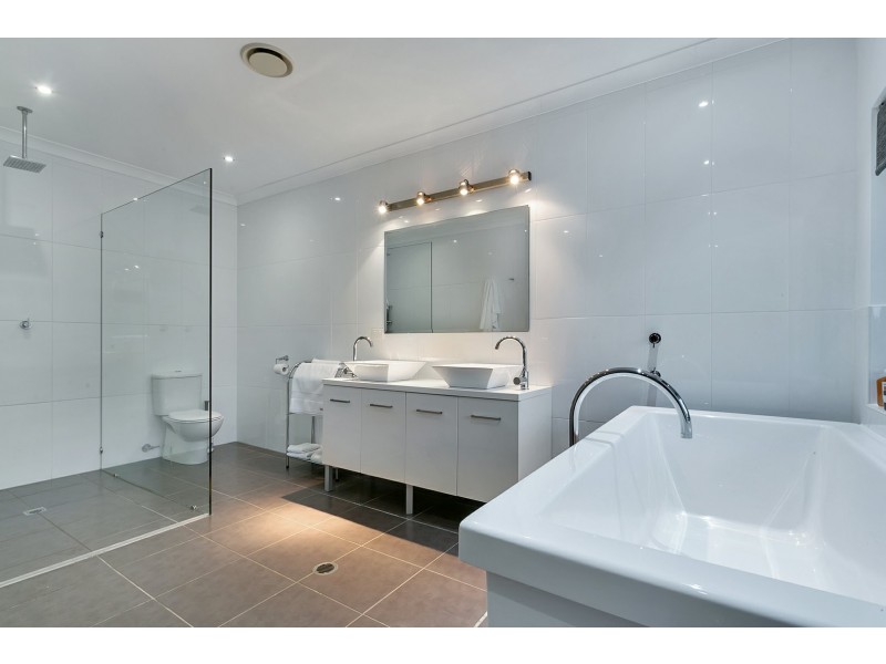 32 View Street, Brinsmead QLD 4870