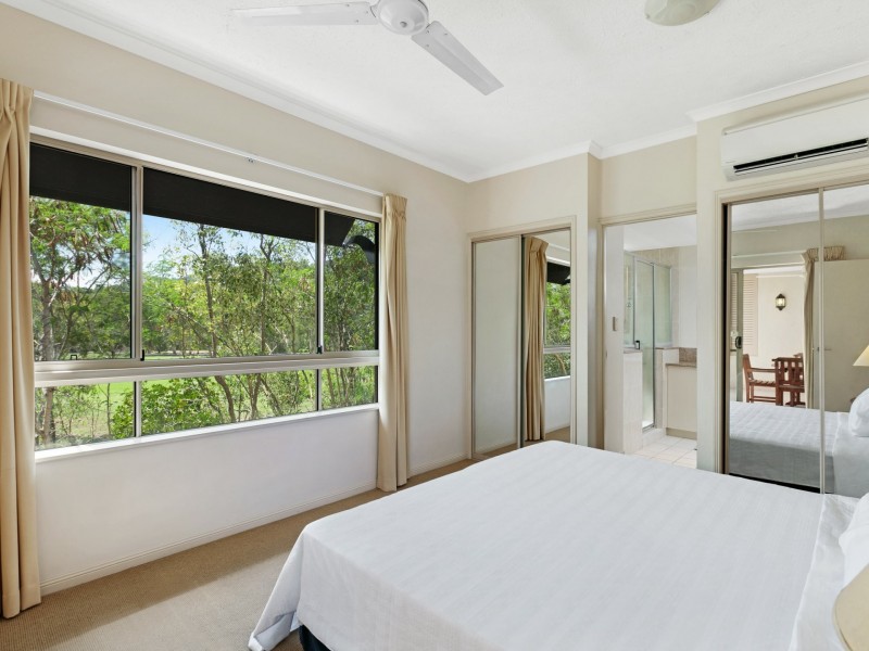 1619/2 Greenslopes Street, Cairns North QLD 4870