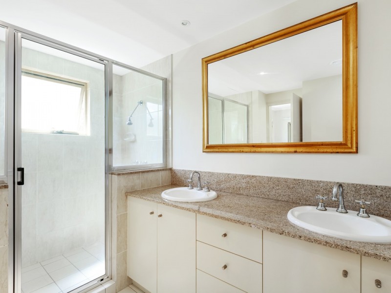 1619/2 Greenslopes Street, Cairns North QLD 4870