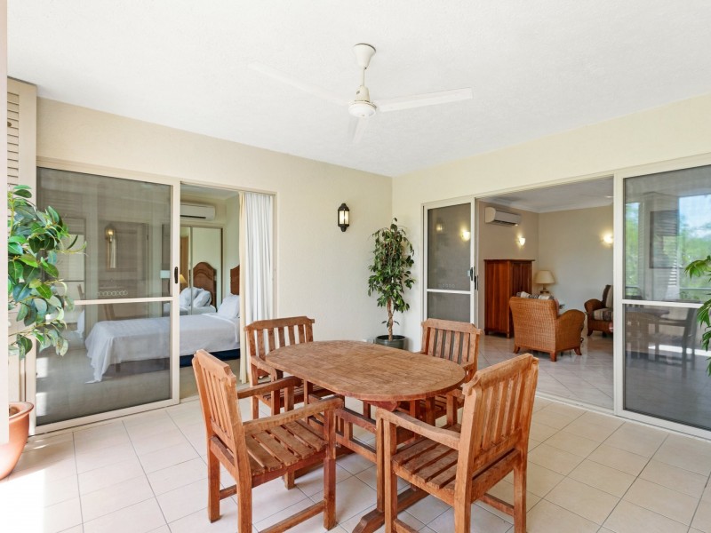 1619/2 Greenslopes Street, Cairns North QLD 4870