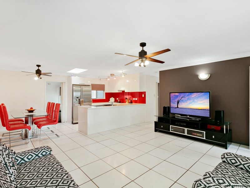 166 Sydney Street, Bayview Heights QLD 4868