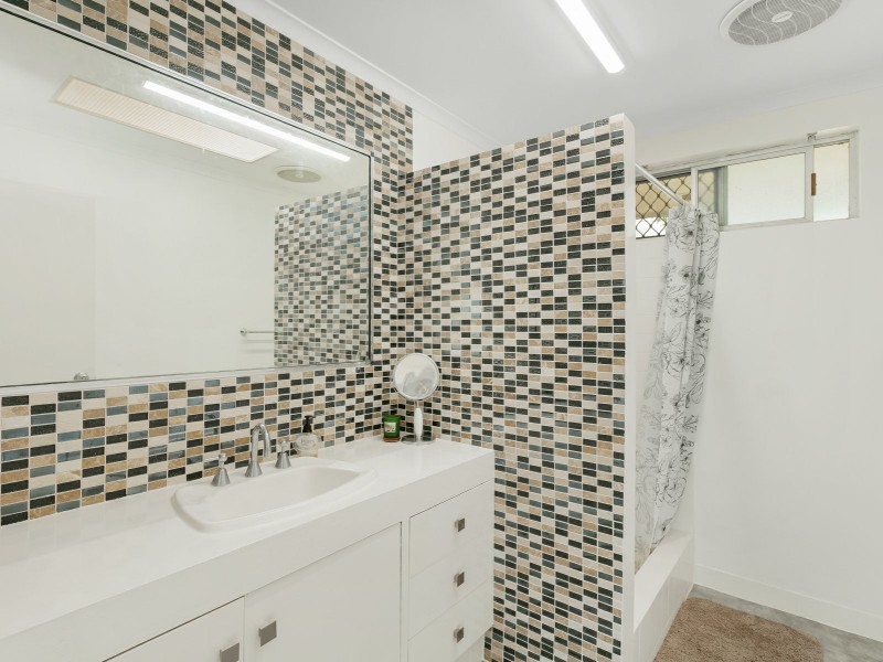 166 Sydney Street, Bayview Heights QLD 4868
