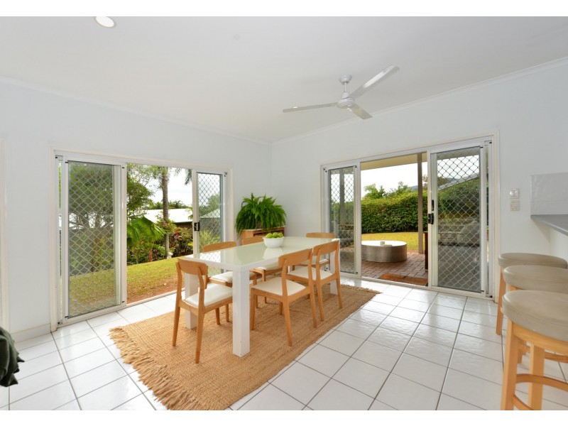 12 Eugenia  Crescent, Redlynch QLD 4870
