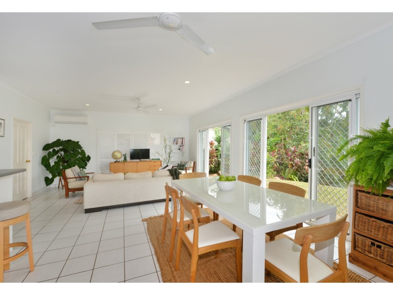 12 Eugenia  Crescent, Redlynch QLD 4870