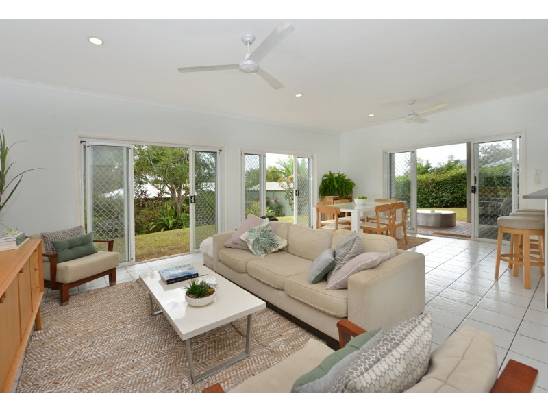 12 Eugenia  Crescent, Redlynch QLD 4870