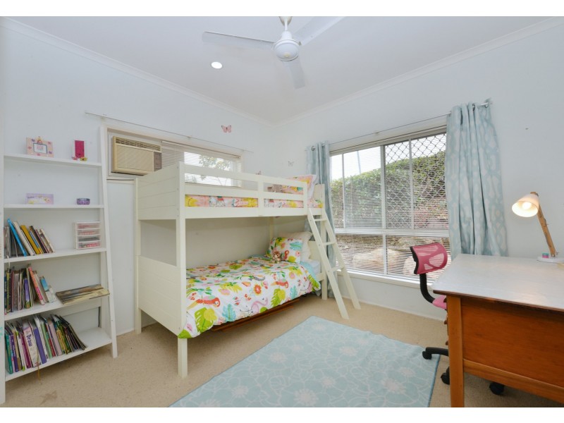 12 Eugenia  Crescent, Redlynch QLD 4870