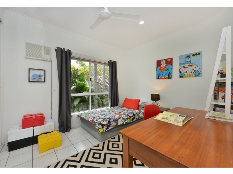 12 Eugenia  Crescent, Redlynch QLD 4870