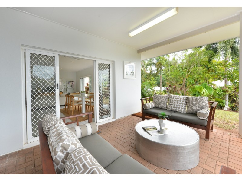 12 Eugenia  Crescent, Redlynch QLD 4870