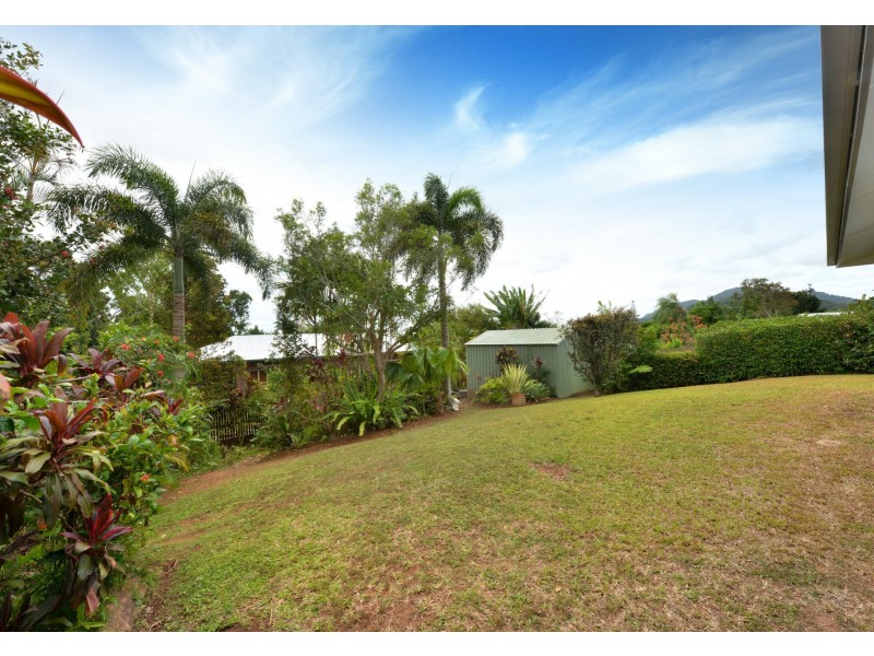 12 Eugenia  Crescent, Redlynch QLD 4870