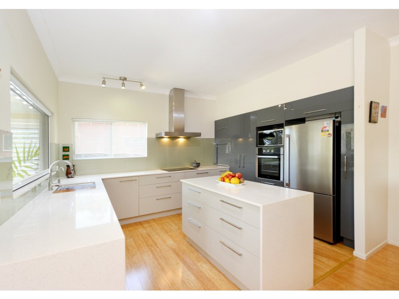 2/80 Cassowary Street, Freshwater QLD 4870