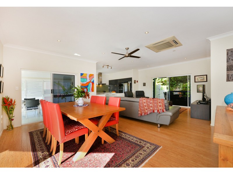 2/80 Cassowary Street, Freshwater QLD 4870