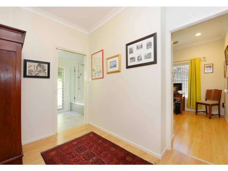 2/80 Cassowary Street, Freshwater QLD 4870