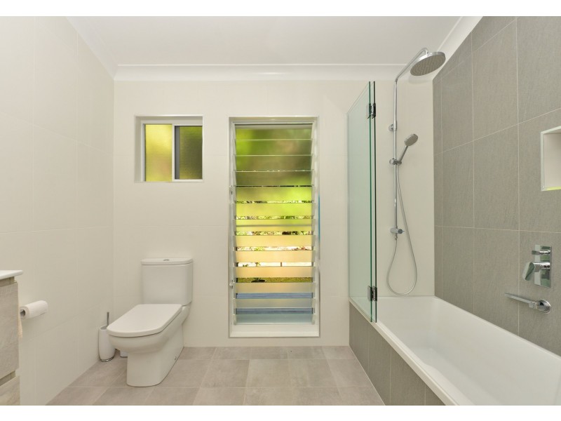 2/80 Cassowary Street, Freshwater QLD 4870