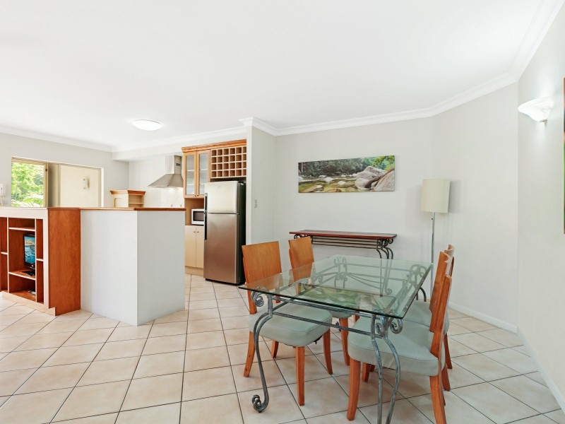 715/2 Greenslopes Street, Cairns North QLD 4870