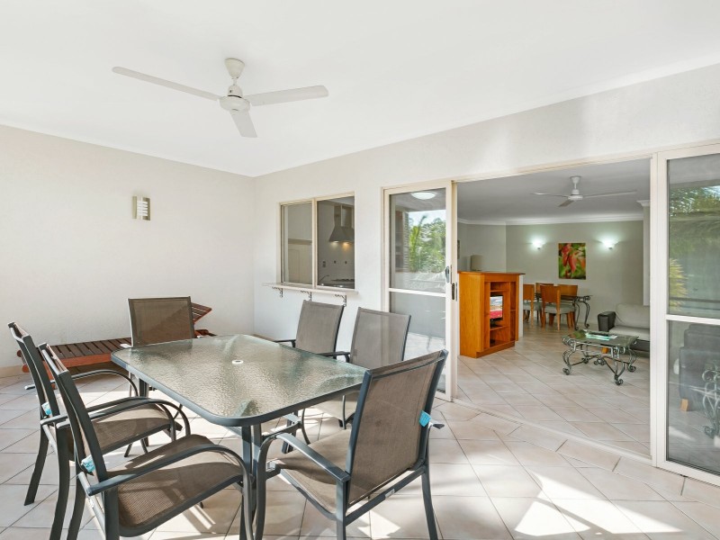 715/2 Greenslopes Street, Cairns North QLD 4870