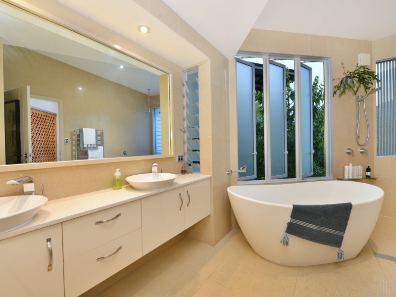 20 Bel-Air Drive, Whitfield QLD 4870