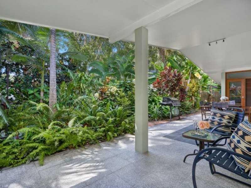 4 Onyx Street, Clifton Beach QLD 4879