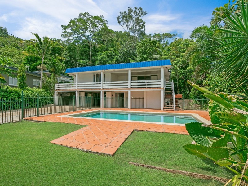 82 Hillview Crescent, Whitfield QLD 4870