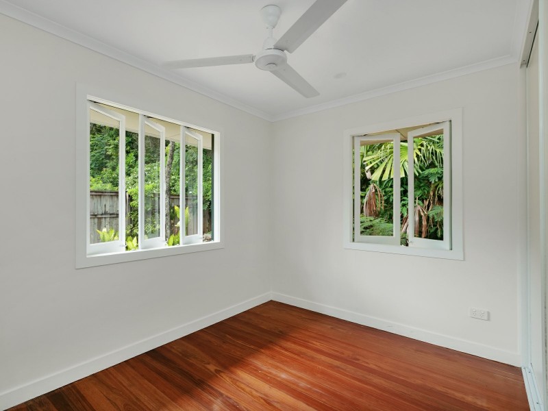 82 Hillview Crescent, Whitfield QLD 4870
