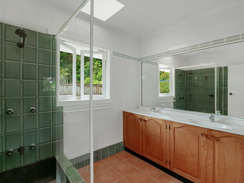 82 Hillview Crescent, Whitfield QLD 4870